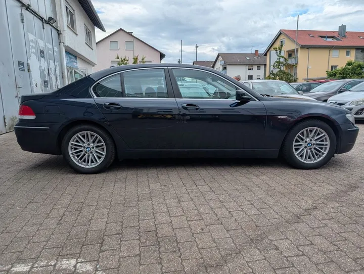 BMW 730