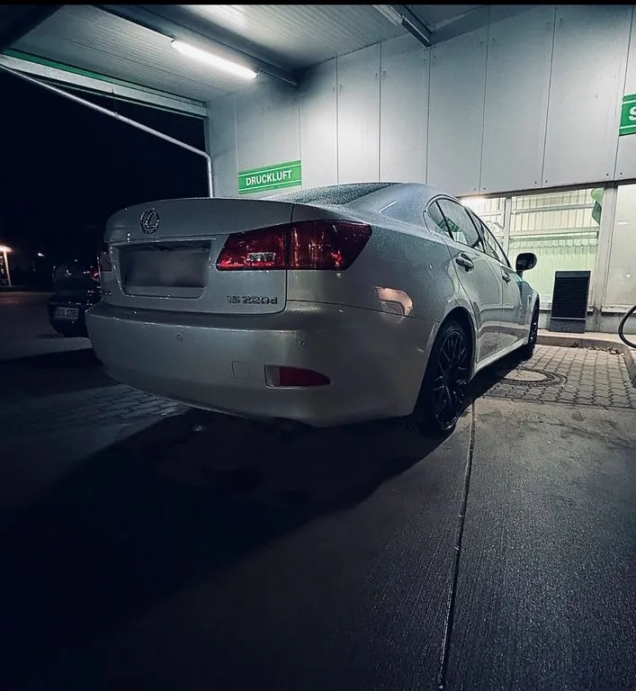 Lexus IS 220