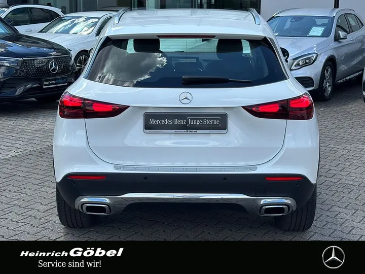 Mercedes-Benz GLA 220