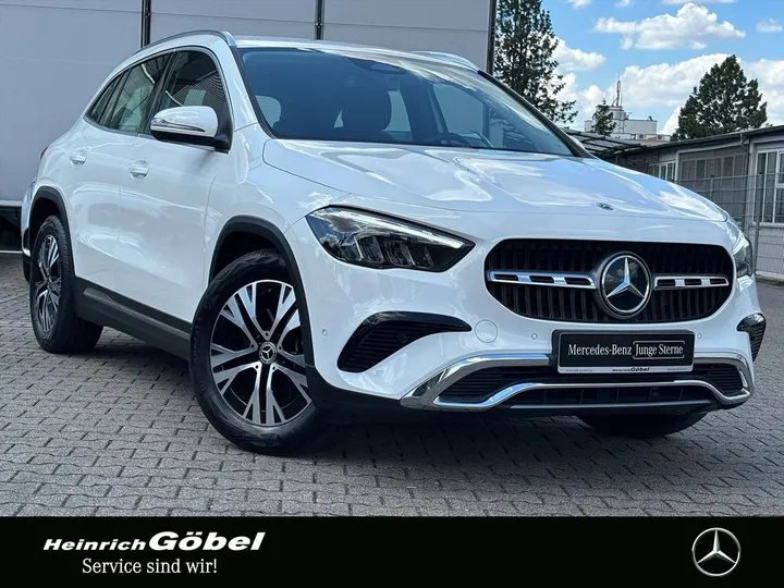 Mercedes-Benz GLA 220