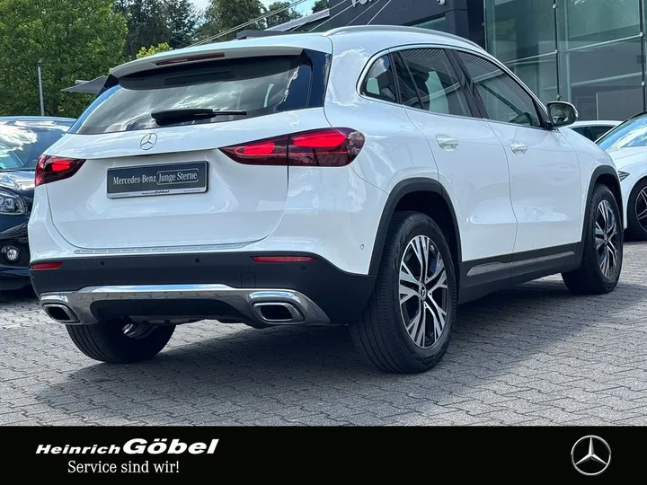 Mercedes-Benz GLA 220