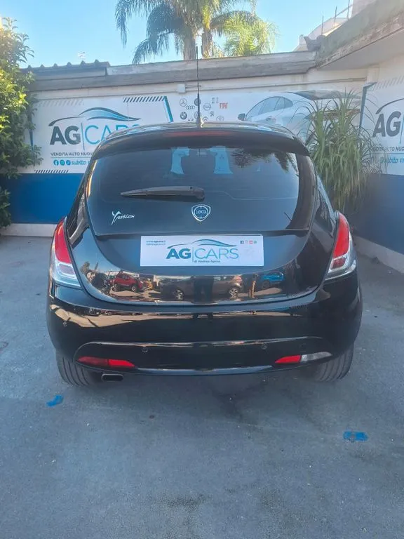 Lancia Ypsilon