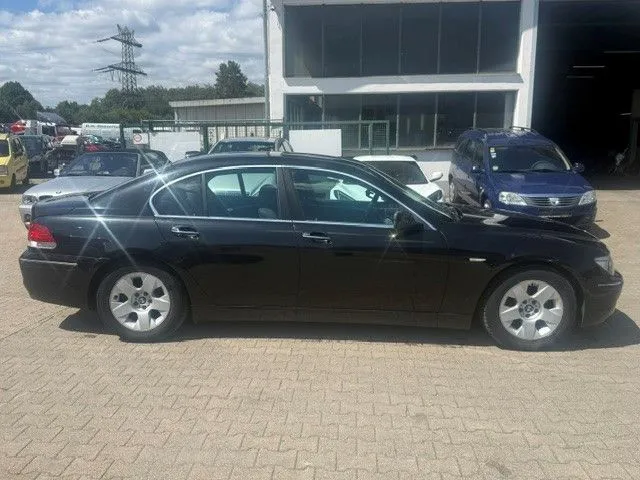 BMW 730