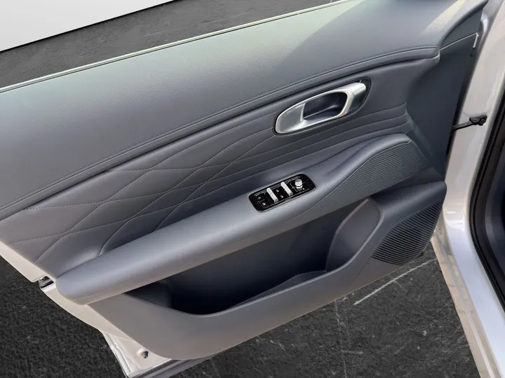Geely Starray EM-i