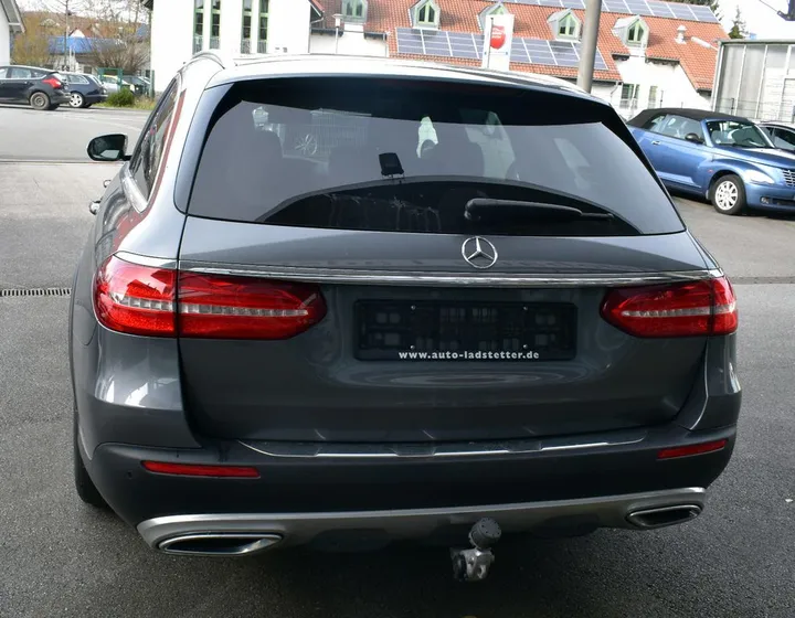 Mercedes-Benz E 400