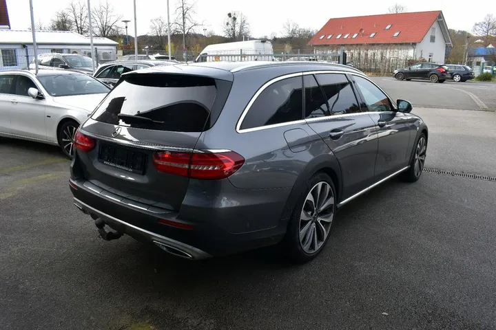 Mercedes-Benz E 400