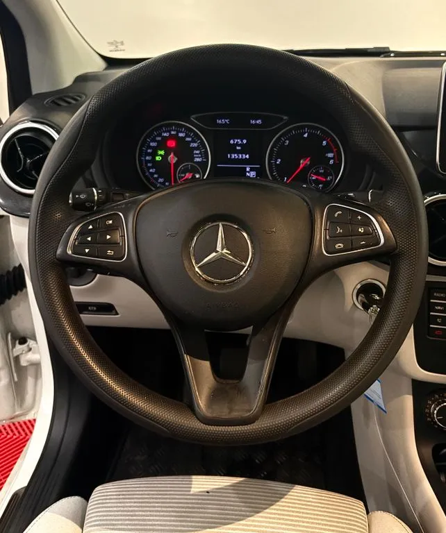 Mercedes-Benz B 160