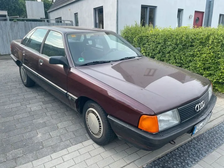 Audi 100