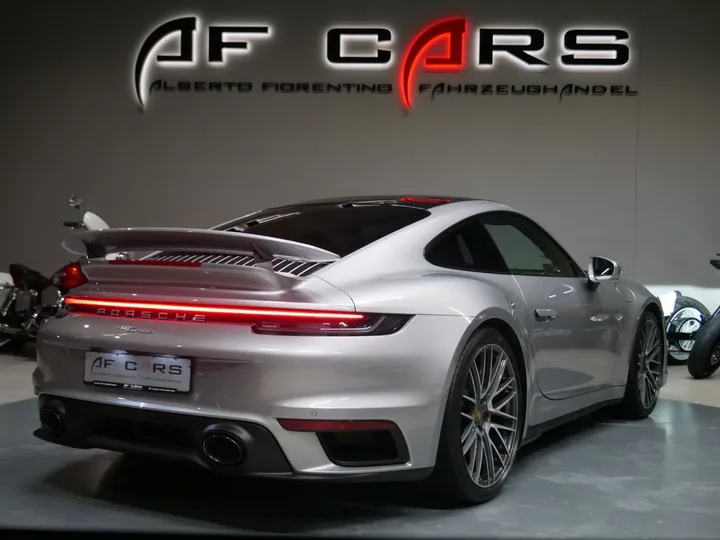 Porsche 992
