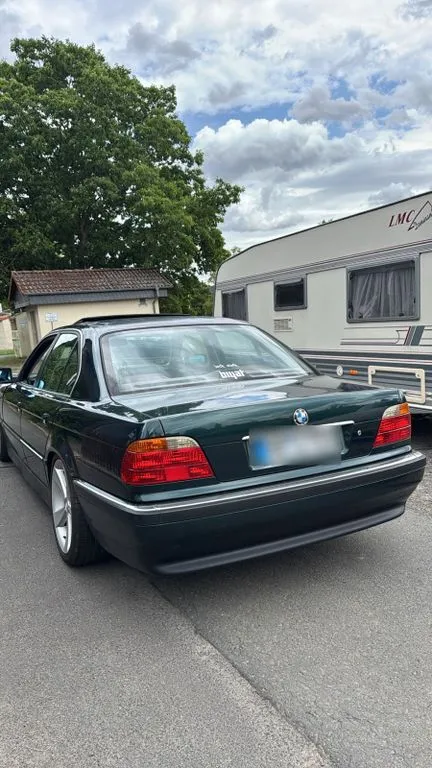 BMW 728