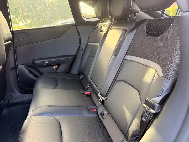 Mazda CX-6e