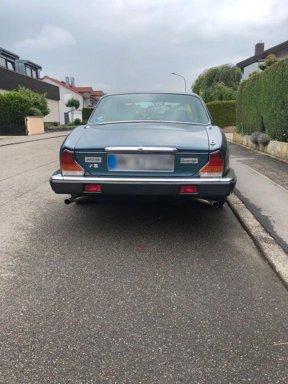 Jaguar XJ12