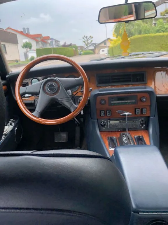 Jaguar XJ12