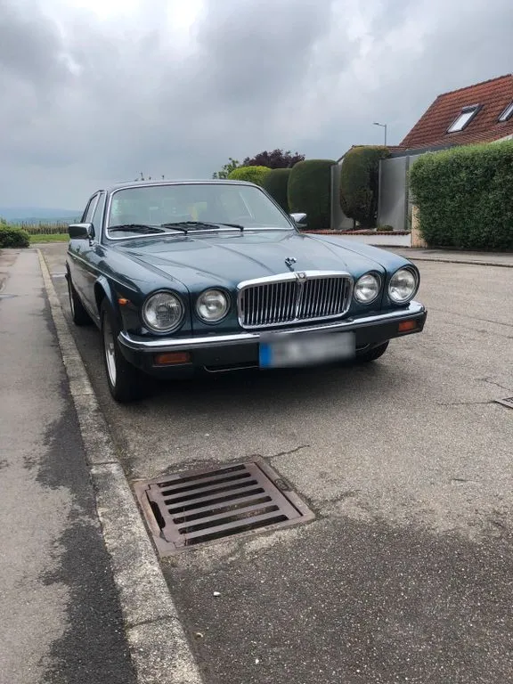 Jaguar XJ12
