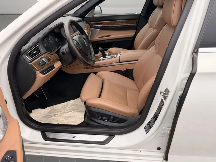 BMW 740