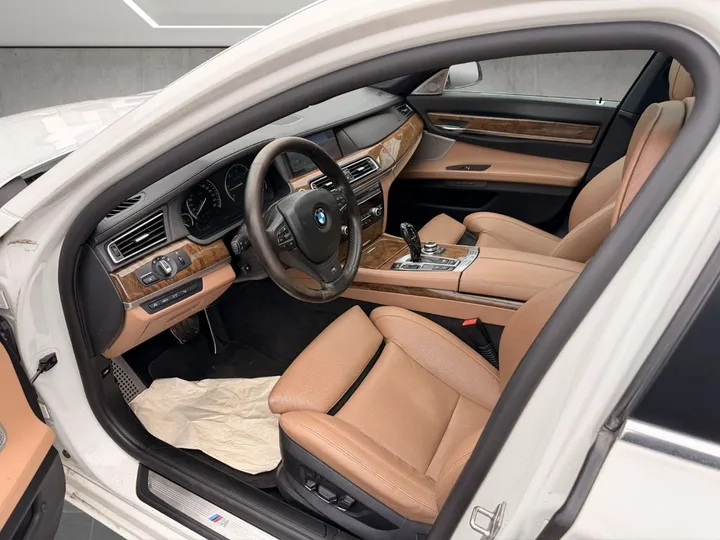 BMW 740