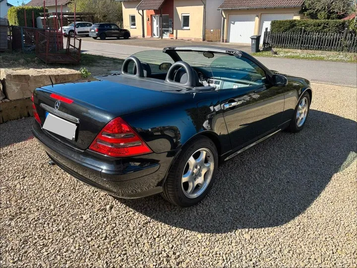 Mercedes-Benz SLK 200