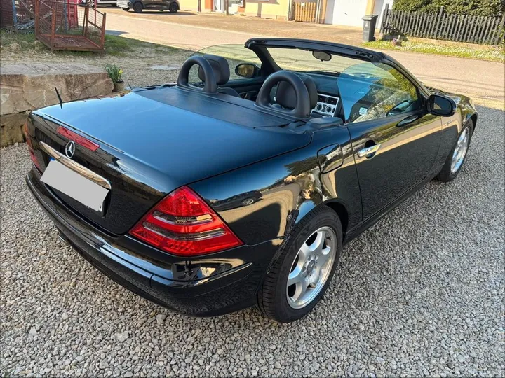 Mercedes-Benz SLK 200