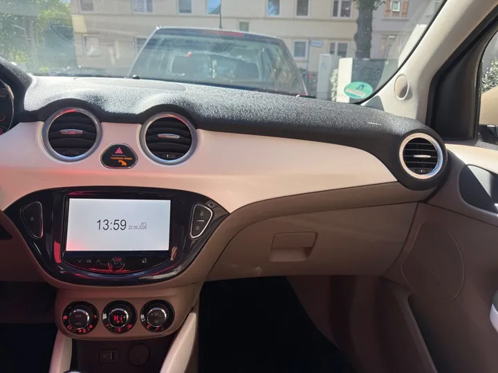 Opel Adam