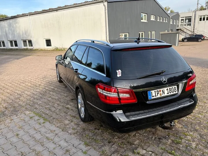 Mercedes-Benz E 250