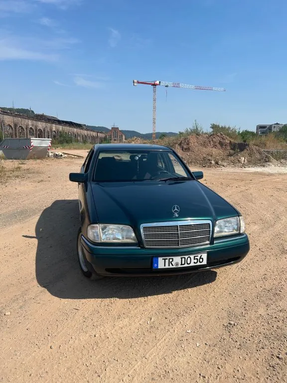 Mercedes-Benz C 180