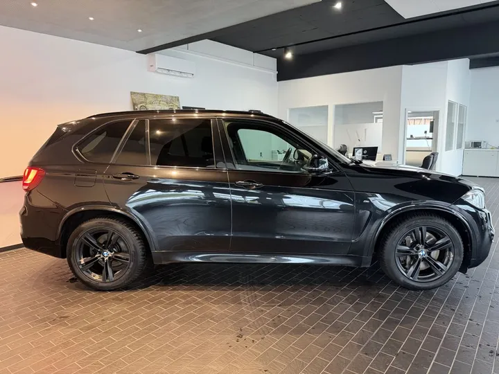 BMW X5 M50