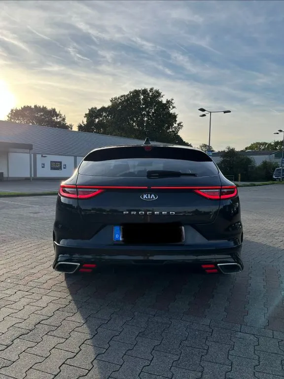 Kia pro cee'd / ProCeed