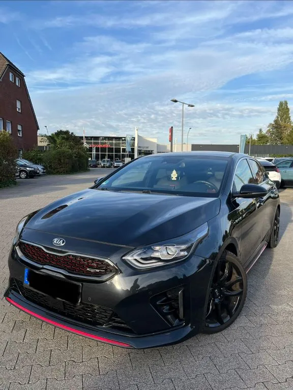 Kia pro cee'd / ProCeed
