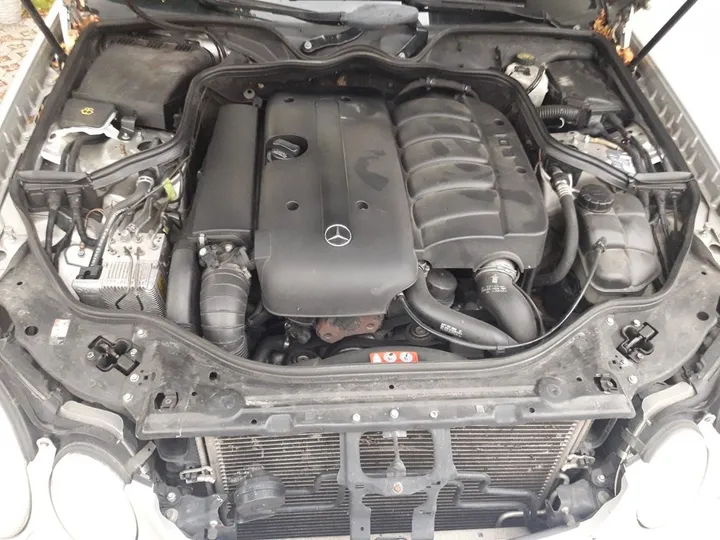 Mercedes-Benz E 270