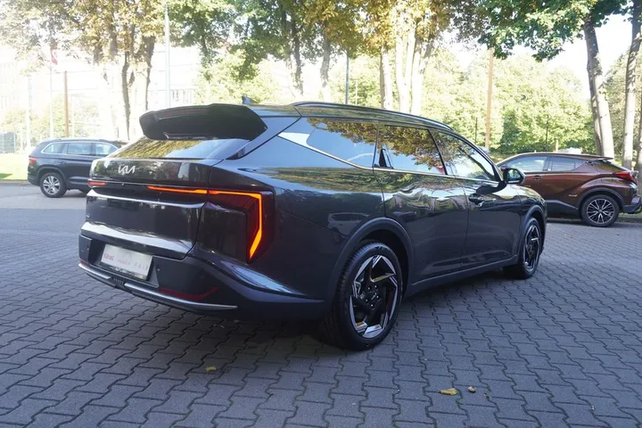Kia K4