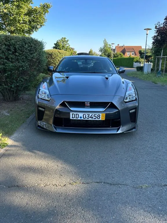 Nissan GT-R