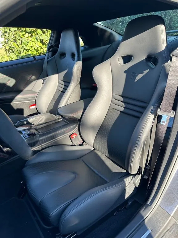 Nissan GT-R