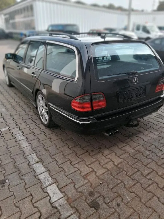 Mercedes-Benz E 55 AMG