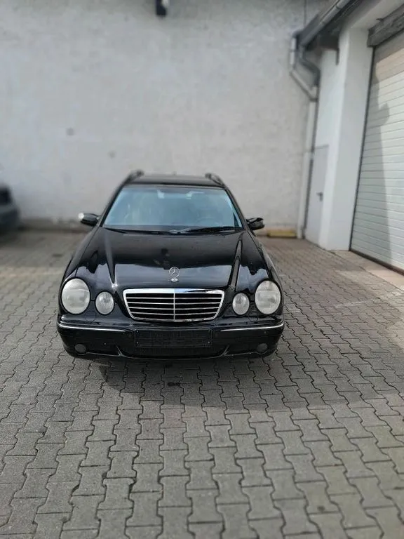 Mercedes-Benz E 55 AMG