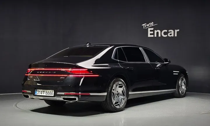 Genesis G90