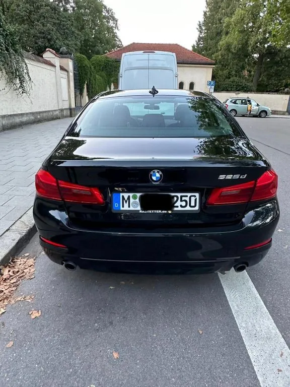 BMW 525