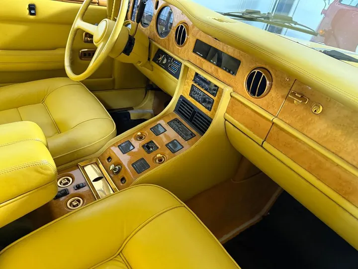 Rolls-Royce Silver Spirit