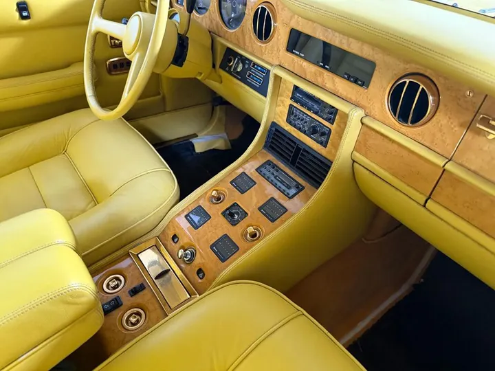 Rolls-Royce Silver Spirit