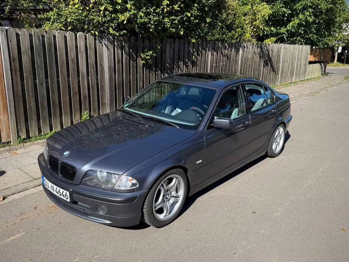 BMW 325