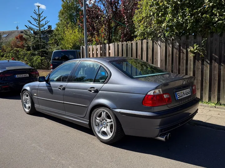 BMW 325