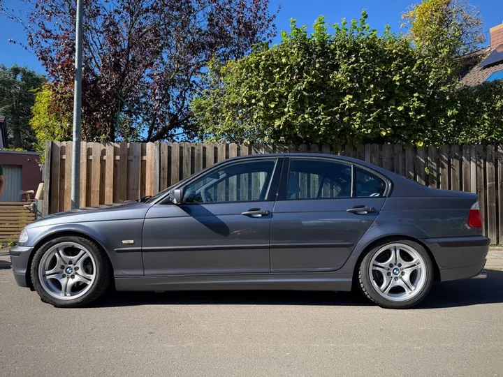 BMW 325