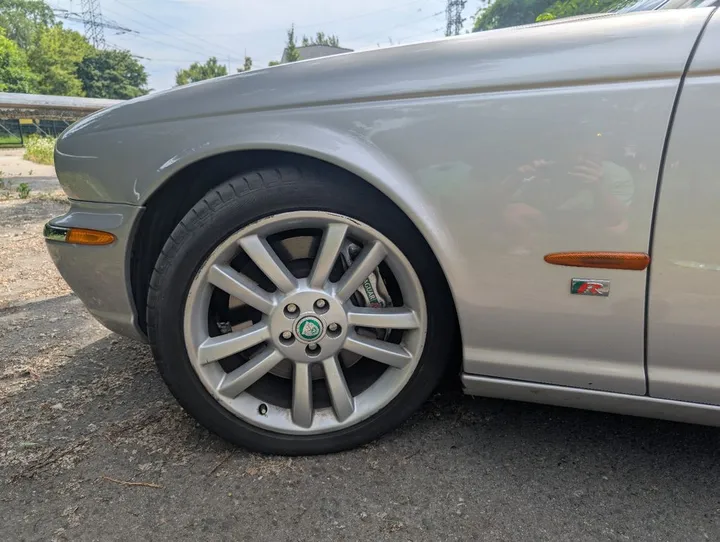 Jaguar XJR