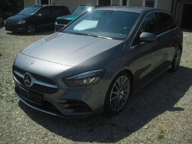 Mercedes-Benz B 200