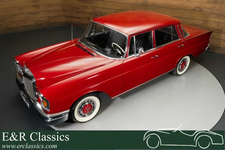 Mercedes-Benz 230