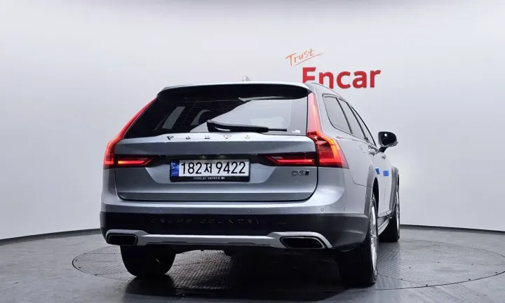 Volvo V90