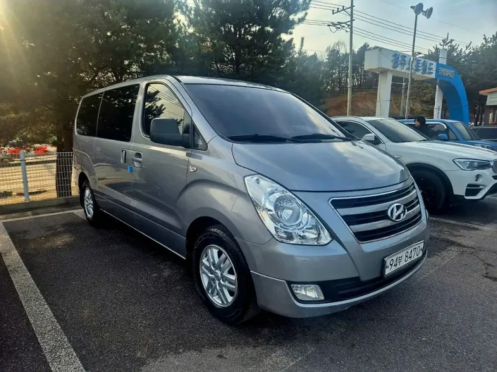 Hyundai Starex