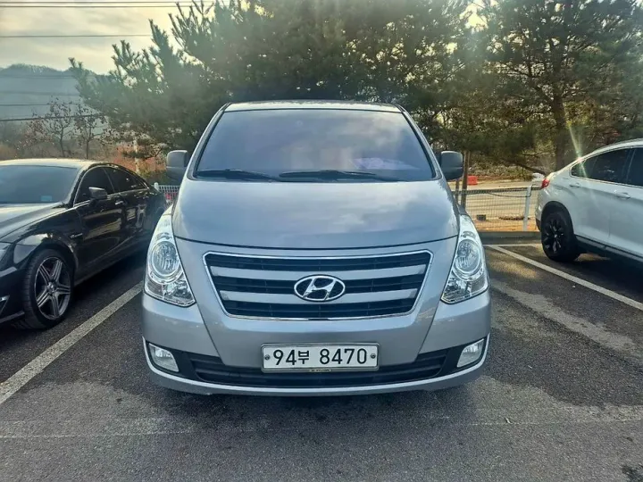 Hyundai Starex