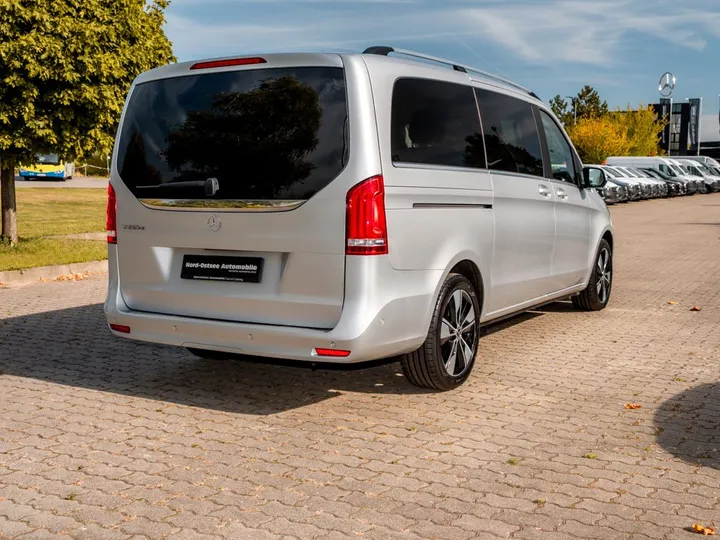 Mercedes-Benz V 250