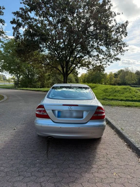 Mercedes-Benz CLK 320