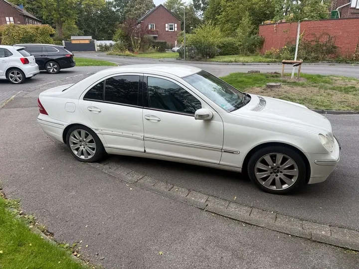 Mercedes-Benz C 180
